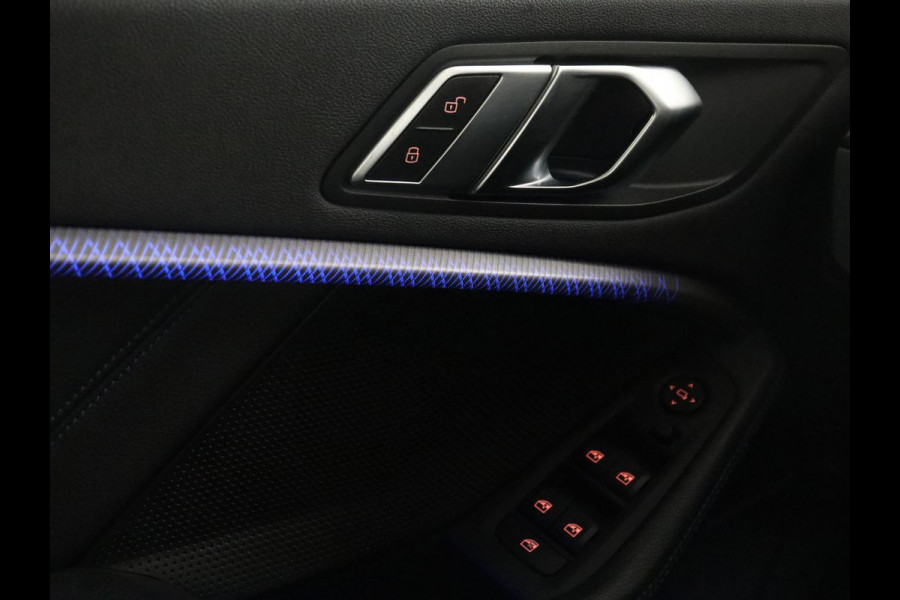 BMW 1-serie 120i Business Edition Plus | M-Pakket | Navigatie | LED | Navigatie | Pano.Dak |