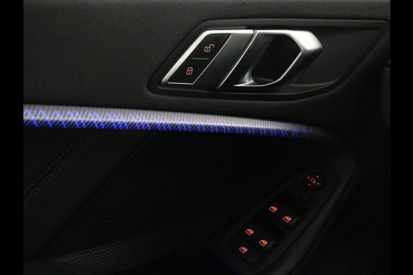 BMW 1-serie 120i Business Edition Plus | M-Pakket | Navigatie | LED | Navigatie | Pano.Dak |