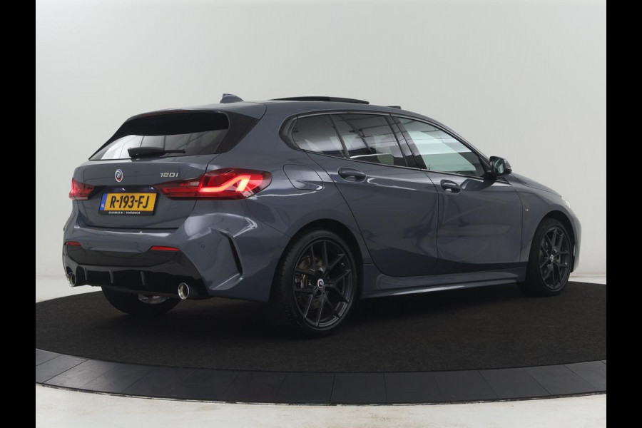 BMW 1-serie 120i Business Edition Plus | M-Pakket | Navigatie | LED | Navigatie | Pano.Dak |