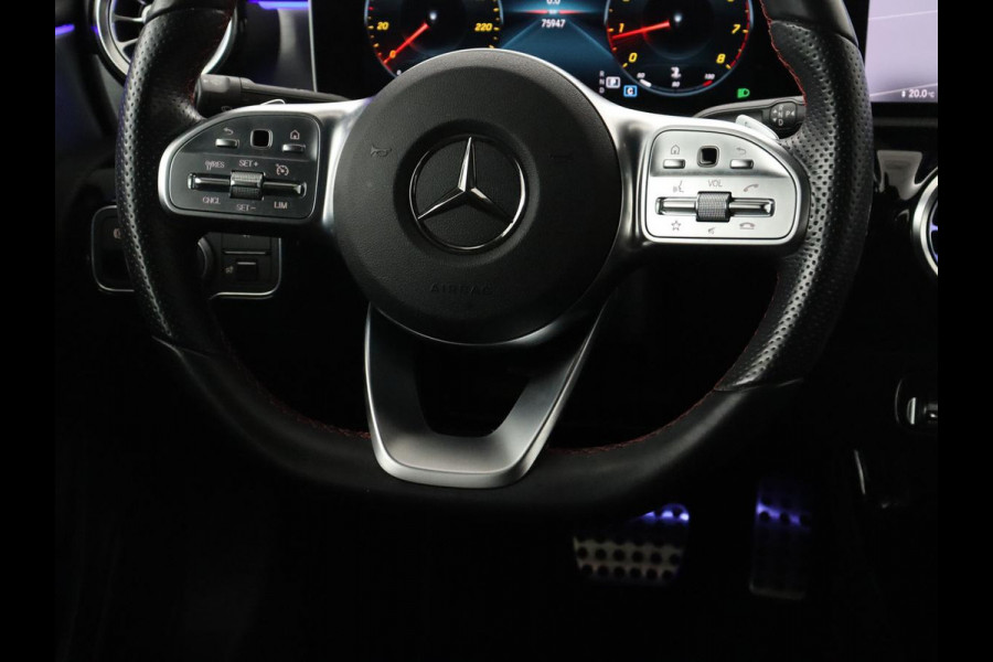 Mercedes-Benz A-Klasse 180 Business Solution AMG | Camera | Stoelverwarming | LED | Sfeerverlichting | Navigatie | AMG Line |