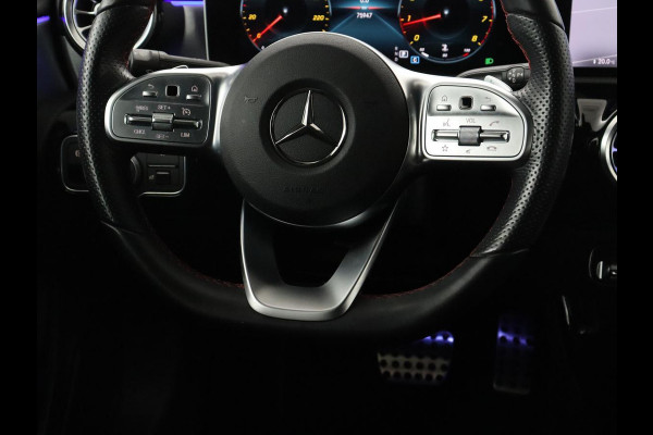 Mercedes-Benz A-Klasse 180 Business Solution AMG | Camera | Stoelverwarming | LED | Sfeerverlichting | Navigatie | AMG Line |