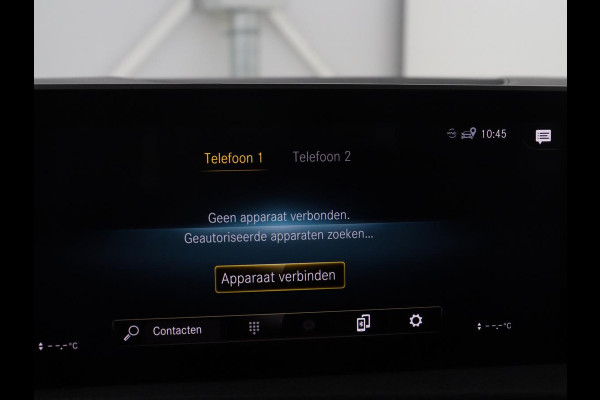 Mercedes-Benz A-Klasse 180 Business Solution AMG | Camera | Stoelverwarming | LED | Sfeerverlichting | Navigatie | AMG Line |