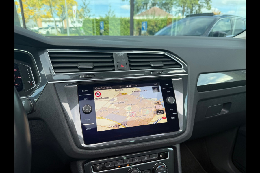 Volkswagen Tiguan 1.5 TSI ACT Highline - Automaat - Pano/Schuifdak - Navi - Org.NL