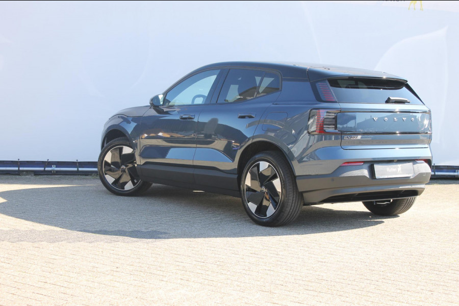 Volvo EX30 P5 Long Range Plus Europa 69 kWh Google infotainment / Getint glas vanaf de B-stijl / Stoelverwarming / Stuurwielverwarming / 19" lichtmetalen velgen