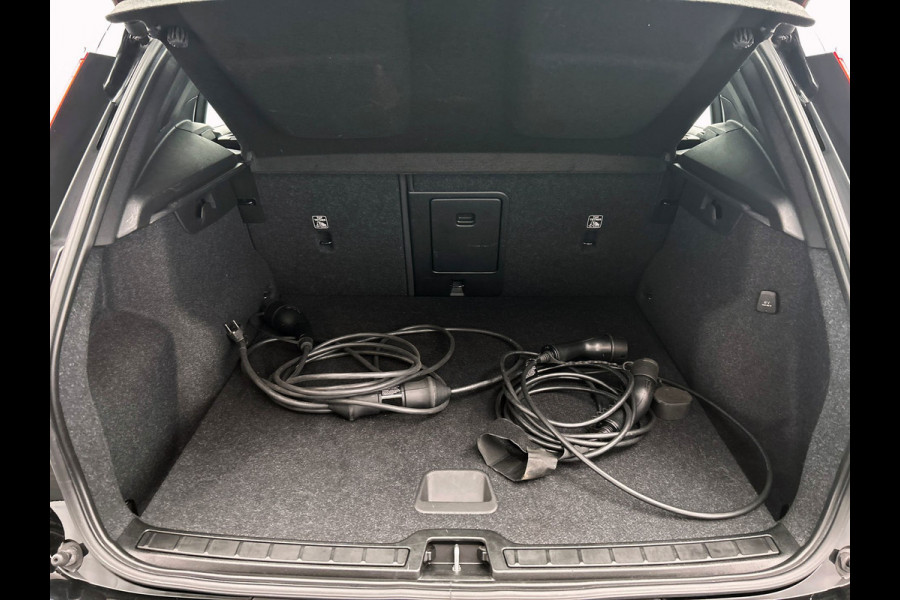 Volvo XC40 1.5 T4 Recharge Inscription Expression | Apple/Carplay | Elek. Kofferklep | Cruise/Control | Climate/Control |