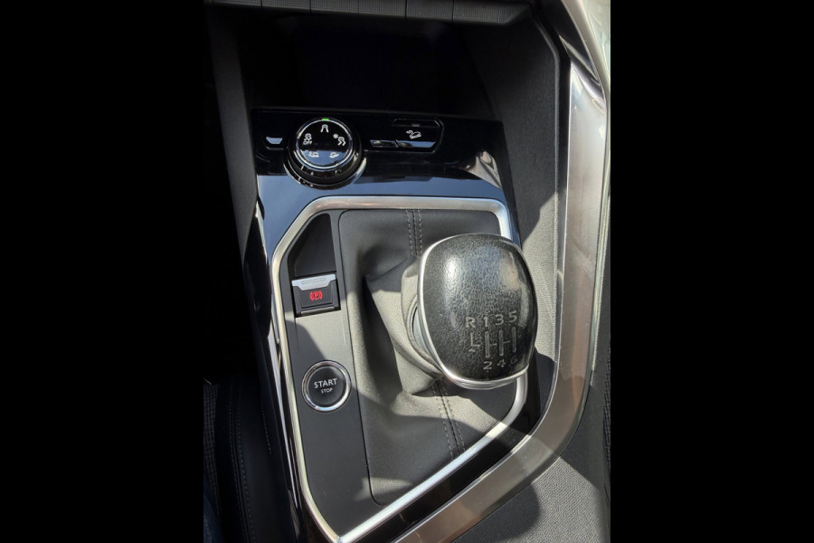 Peugeot 3008 1.2 PureTech Allure Pack - Navigatie / Apple Carplay I Airco I LED I DPC I Achteruitrij CameraI Dealer onderhouden