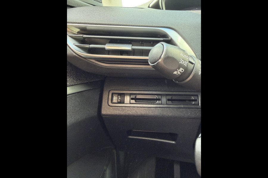 Peugeot 3008 1.2 PureTech Allure Pack - Navigatie / Apple Carplay I Airco I LED I DPC I Achteruitrij CameraI Dealer onderhouden