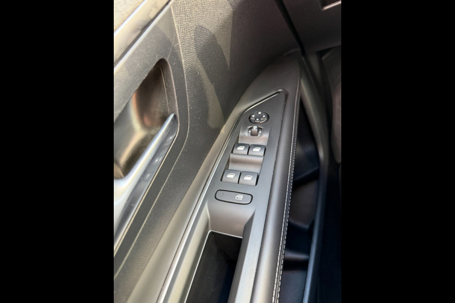 Peugeot 3008 1.2 PureTech Allure Pack - Navigatie / Apple Carplay I Airco I LED I DPC I Achteruitrij CameraI Dealer onderhouden