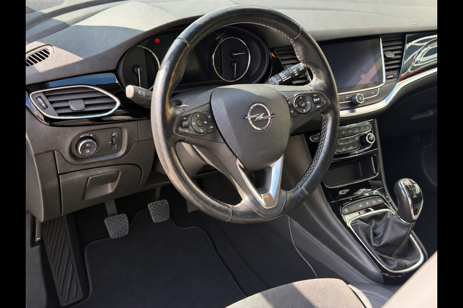 Opel Astra Sports Tourer 1.2 Turbo Elegance - Navigatie I Airco I LED I PDC I Sport velgen I Leer/ Alcantara Dealer onderhouden