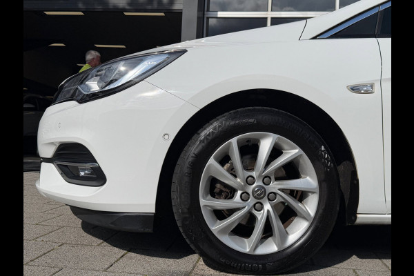 Opel Astra Sports Tourer 1.2 Turbo Elegance - Navigatie I Airco I LED I PDC I Sport velgen I Leer/ Alcantara Dealer onderhouden