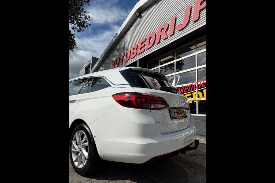 Opel Astra Sports Tourer 1.2 Turbo Elegance - Navigatie I Airco I LED I PDC I Sport velgen I Leer/ Alcantara Dealer onderhouden