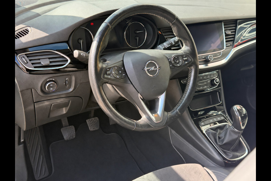 Opel Astra Sports Tourer 1.2 Turbo Elegance - Navigatie I Airco I LED I PDC I Sport velgen I Leer/ Alcantara Dealer onderhouden