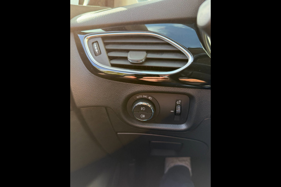 Opel Astra Sports Tourer 1.2 Turbo Elegance - Navigatie I Airco I LED I PDC I Sport velgen I Leer/ Alcantara Dealer onderhouden