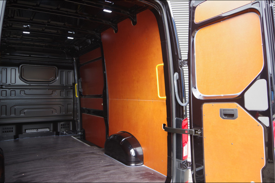 Volkswagen Crafter 35 2.0 TDI L3H3(L2H2) AUT. 3-ZITS, FACELIFT, BETIMMERING, CAMERA, GEV. STOEL, CRUISE, LEDER STUUR, CLIMA