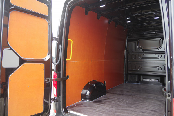 Volkswagen Crafter 35 2.0 TDI L3H3(L2H2) AUT. 3-ZITS, FACELIFT, BETIMMERING, CAMERA, GEV. STOEL, CRUISE, LEDER STUUR, CLIMA