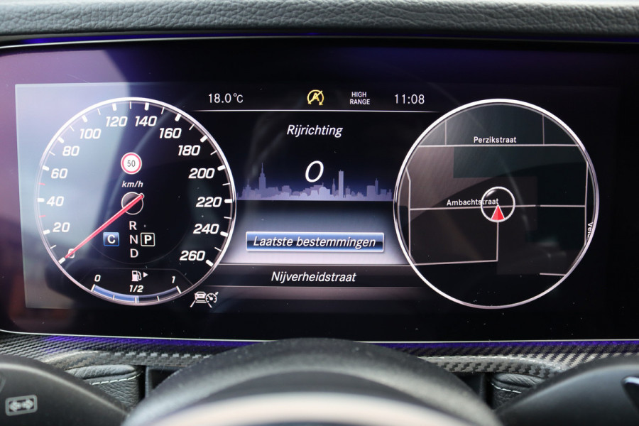 Mercedes-Benz G-Klasse 500 V8 | Schuifdak | Distronic+ | Standkachel | Burmester | Massage | Leder Exclusief | Stoelventilatie | Trekhaak | Sfeerverlichting | Apple Carplay |