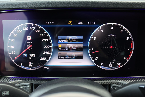 Mercedes-Benz G-Klasse 500 V8 | Schuifdak | Distronic+ | Standkachel | Burmester | Massage | Leder Exclusief | Stoelventilatie | Trekhaak | Sfeerverlichting | Apple Carplay |