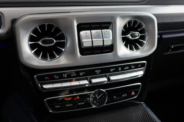 Mercedes-Benz G-Klasse 500 V8 | Schuifdak | Distronic+ | Standkachel | Burmester | Massage | Leder Exclusief | Stoelventilatie | Trekhaak | Sfeerverlichting | Apple Carplay |