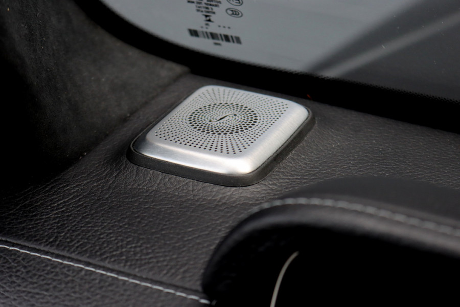 Mercedes-Benz G-Klasse 500 V8 | Schuifdak | Distronic+ | Standkachel | Burmester | Massage | Leder Exclusief | Stoelventilatie | Trekhaak | Sfeerverlichting | Apple Carplay |