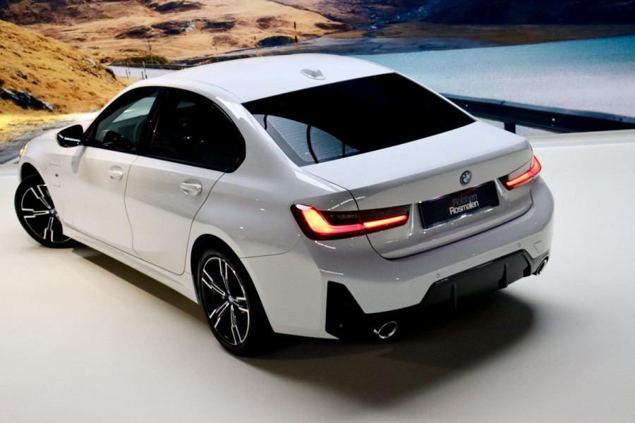 BMW 3-serie 320e M Sport|Leder|Ambient|NL