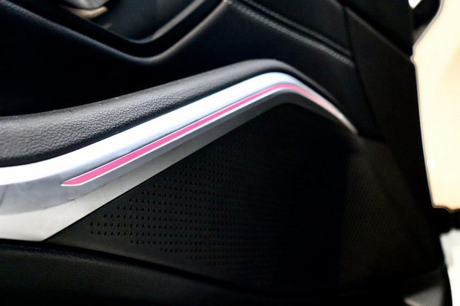 BMW 3-serie 320e M Sport|Leder|Ambient|NL