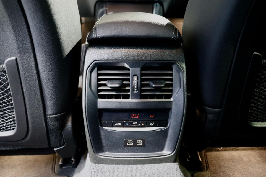 BMW 3-serie 320e M Sport|Leder|Ambient|NL