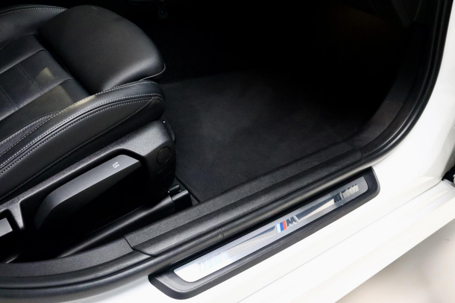 BMW 3-serie 320e M Sport|Leder|Ambient|NL