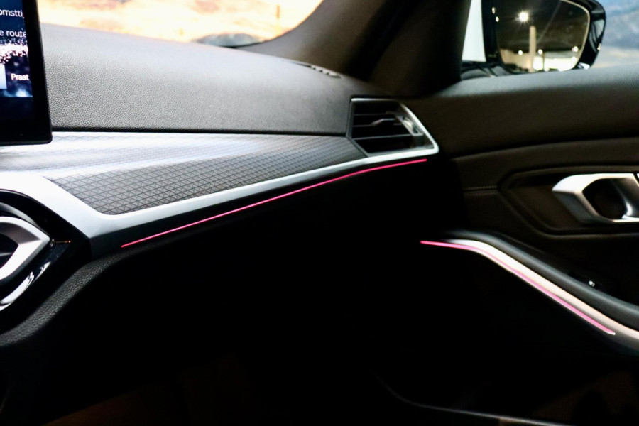 BMW 3-serie 320e M Sport|Leder|Ambient|NL