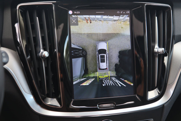 Volvo V60 2.0 T8 Plug-in hybrid AWD Plus / PANO / 2X MEMORY / ACC / 360 / KEYLESS / STUUR+STOELVERW