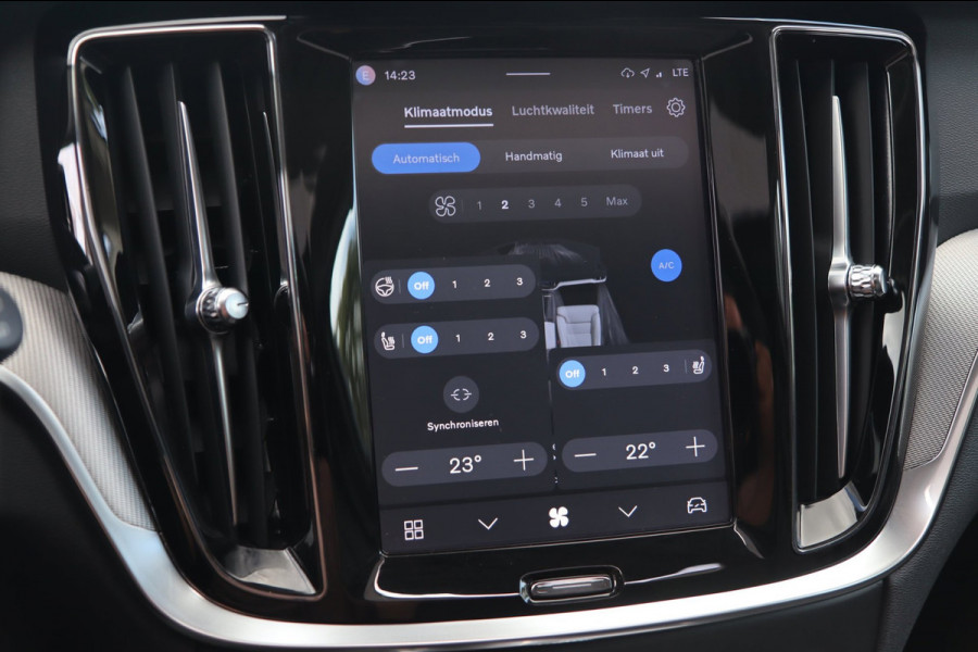 Volvo V60 2.0 T8 Plug-in hybrid AWD Plus / PANO / 2X MEMORY / ACC / 360 / KEYLESS / STUUR+STOELVERW
