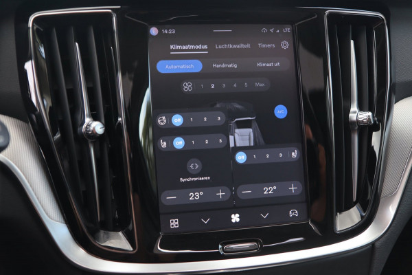 Volvo V60 2.0 T8 Plug-in hybrid AWD Plus / PANO / 2X MEMORY / ACC / 360 / KEYLESS / STUUR+STOELVERW