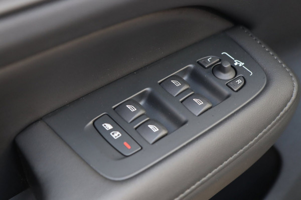 Volvo V60 2.0 T8 Plug-in hybrid AWD Plus / PANO / 2X MEMORY / ACC / 360 / KEYLESS / STUUR+STOELVERW