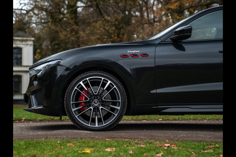 Maserati Levante 3.8 V8 Trofeo | Facelift | Pano-dak | Carbon | Stoelventilatie | Harman/Kardon