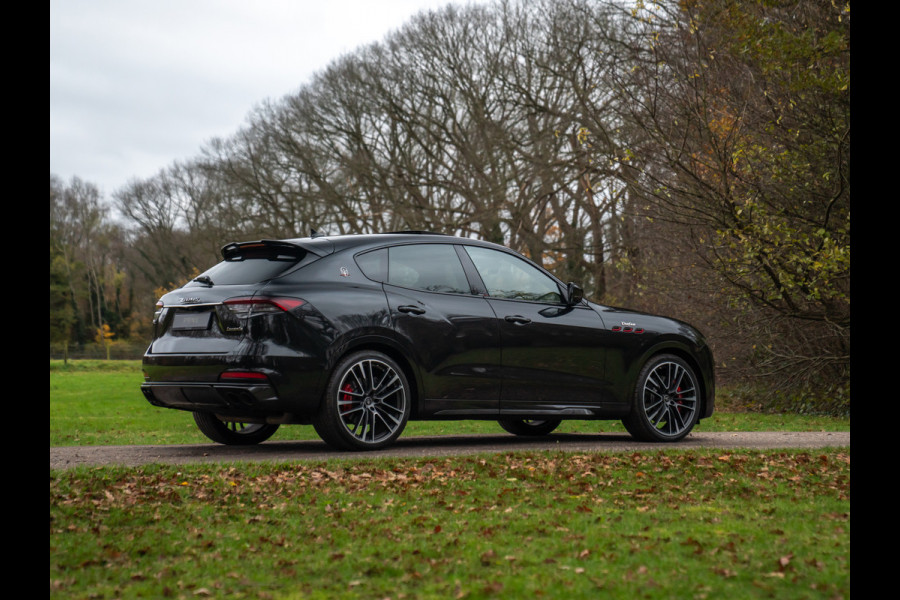 Maserati Levante 3.8 V8 Trofeo | Facelift | Pano-dak | Carbon | Stoelventilatie | Harman/Kardon