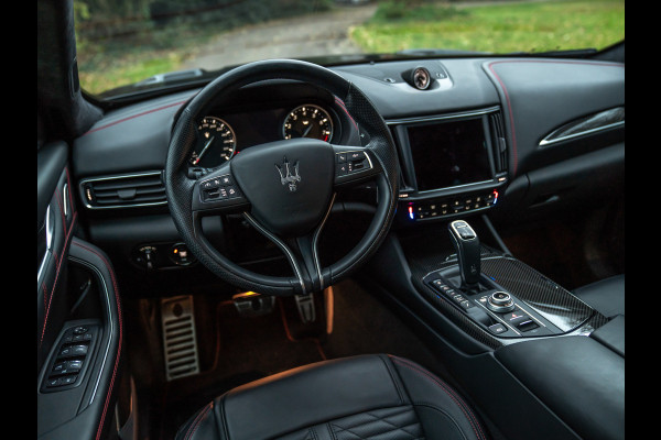 Maserati Levante 3.8 V8 Trofeo | Facelift | Pano-dak | Carbon | Stoelventilatie | Harman/Kardon