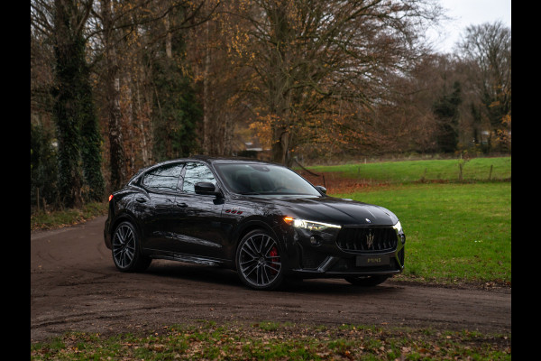 Maserati Levante 3.8 V8 Trofeo | Facelift | Pano-dak | Carbon | Stoelventilatie | Harman/Kardon