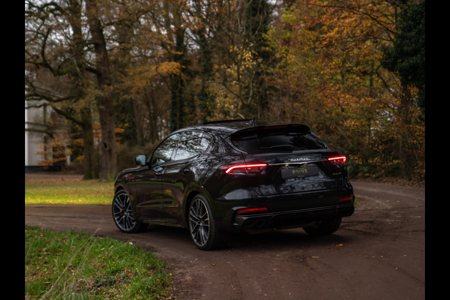 Maserati Levante 3.8 V8 Trofeo | Facelift | Pano-dak | Carbon | Stoelventilatie | Harman/Kardon