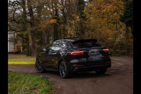 Maserati Levante 3.8 V8 Trofeo | Facelift | Pano-dak | Carbon | Stoelventilatie | Harman/Kardon