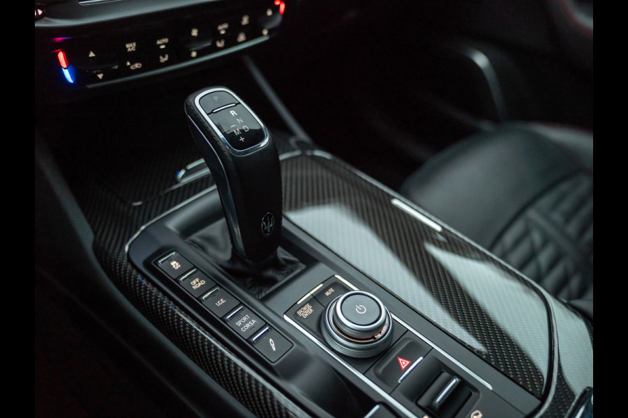 Maserati Levante 3.8 V8 Trofeo | Facelift | Pano-dak | Carbon | Stoelventilatie | Harman/Kardon