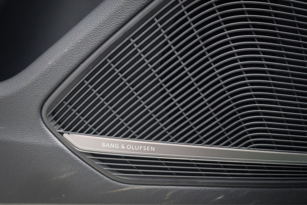 Audi A4 Avant 2.9 TFSI RS 4 quattro BTW | KERAMISCH | MASSAGE | PANORAMADAK | ADAPTIVE | STOELVERWARMING | MASSAGE | 360 CAMERA | BTW | KERAMISCH | MASSAGE | PANORAMADAK | ADAPTIVE | STOELVERWARMING | MASSAGE | 360 CAMERA |