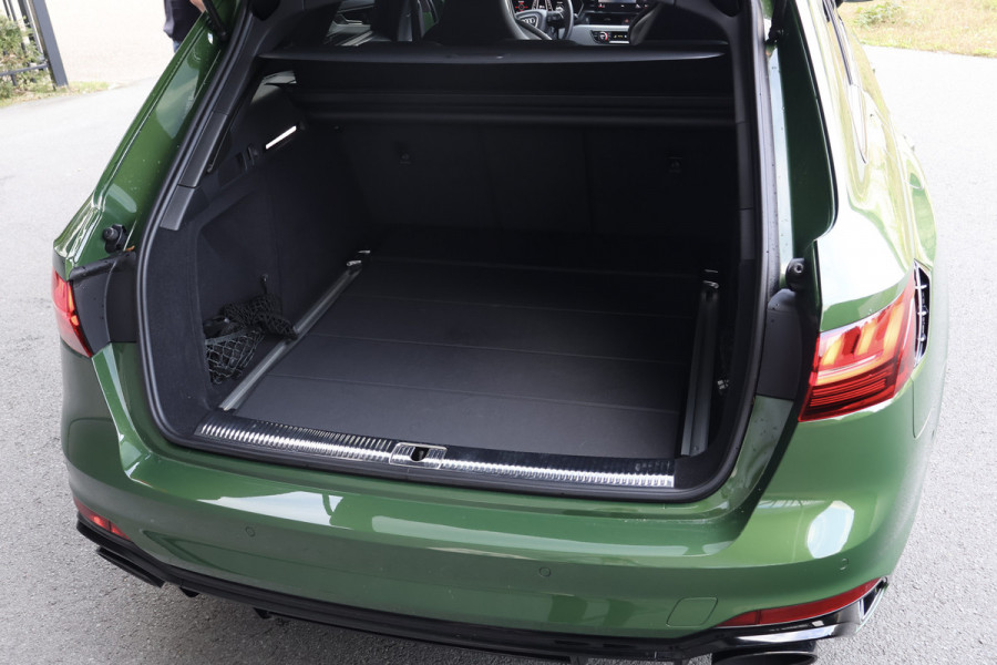 Audi A4 Avant 2.9 TFSI RS 4 quattro BTW | KERAMISCH | MASSAGE | PANORAMADAK | ADAPTIVE | STOELVERWARMING | MASSAGE | 360 CAMERA | BTW | KERAMISCH | MASSAGE | PANORAMADAK | ADAPTIVE | STOELVERWARMING | MASSAGE | 360 CAMERA |