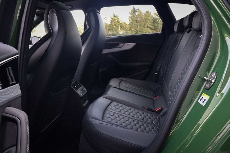Audi A4 Avant 2.9 TFSI RS 4 quattro BTW | KERAMISCH | MASSAGE | PANORAMADAK | ADAPTIVE | STOELVERWARMING | MASSAGE | 360 CAMERA | BTW | KERAMISCH | MASSAGE | PANORAMADAK | ADAPTIVE | STOELVERWARMING | MASSAGE | 360 CAMERA |