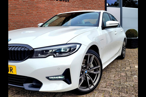 BMW 3-serie 330e Sport Line 292PK, M-stuur, HIFI, Leer, (1e eig. NL NAP)