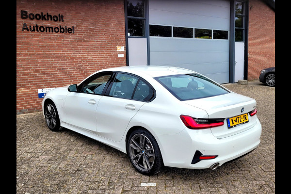 BMW 3-serie 330e Sport Line 292PK, M-stuur, HIFI, Leer, (1e eig. NL NAP)