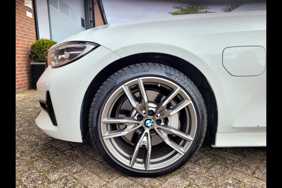 BMW 3-serie 330e Sport Line 292PK, M-stuur, HIFI, Leer, (1e eig. NL NAP)