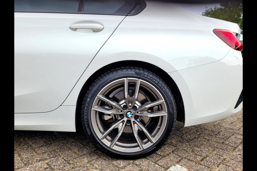 BMW 3-serie 330e Sport Line 292PK, M-stuur, HIFI, Leer, (1e eig. NL NAP)