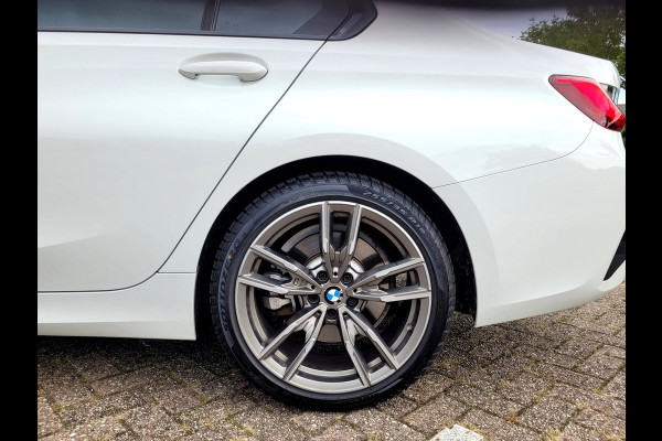 BMW 3-serie 330e Sport Line 292PK, M-stuur, HIFI, Leer, (1e eig. NL NAP)