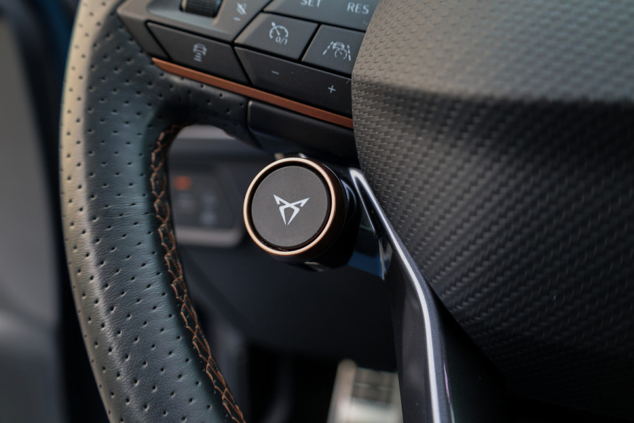 CUPRA Formentor 1.4 e-Hybrid VZ Performance | PANO | MEMORY | 360 | ELEK TREKHAAK | KUIPSTOELEN | SFEERVERLICHTING |