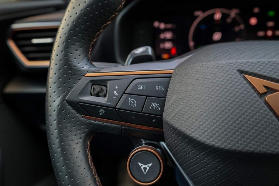 CUPRA Formentor 1.4 e-Hybrid VZ Performance | PANO | MEMORY | 360 | ELEK TREKHAAK | KUIPSTOELEN | SFEERVERLICHTING |