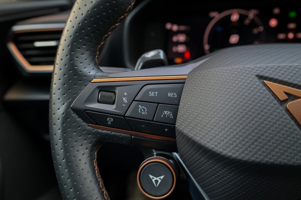 CUPRA Formentor 1.4 e-Hybrid VZ Performance | PANO | MEMORY | 360 | ELEK TREKHAAK | KUIPSTOELEN | SFEERVERLICHTING |